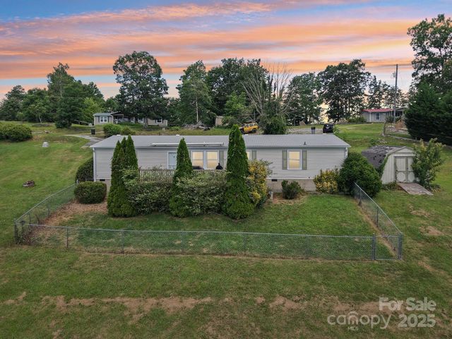 122 Dena Nix Lane, Hendersonville, NC 28792