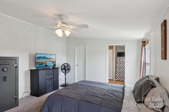 122 Dena Nix Lane, Hendersonville, NC 28792