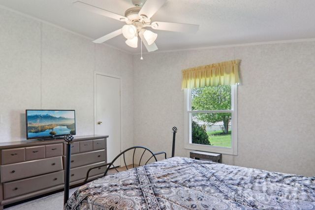 122 Dena Nix Lane, Hendersonville, NC 28792