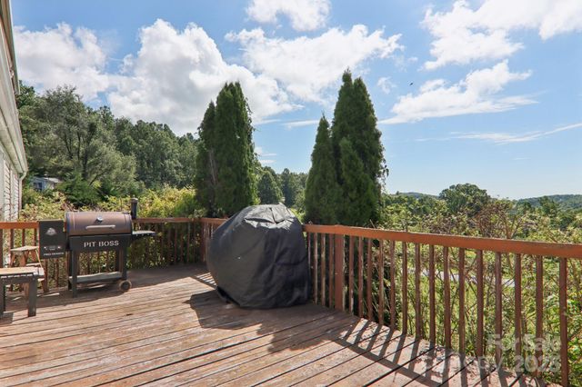 122 Dena Nix Lane, Hendersonville, NC 28792