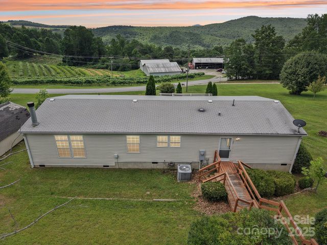 122 Dena Nix Lane, Hendersonville, NC 28792