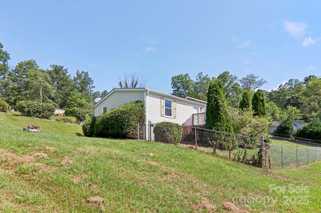 122 Dena Nix Lane, Hendersonville, NC 28792