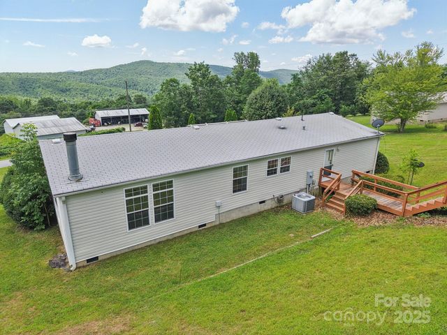 122 Dena Nix Lane, Hendersonville, NC 28792