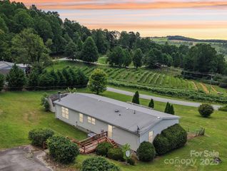 122 Dena Nix Lane, Hendersonville, NC 28792