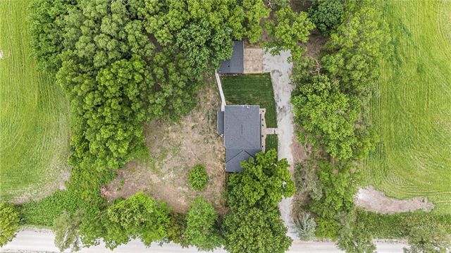 52 SE 208th Street, Holt, MO 64048