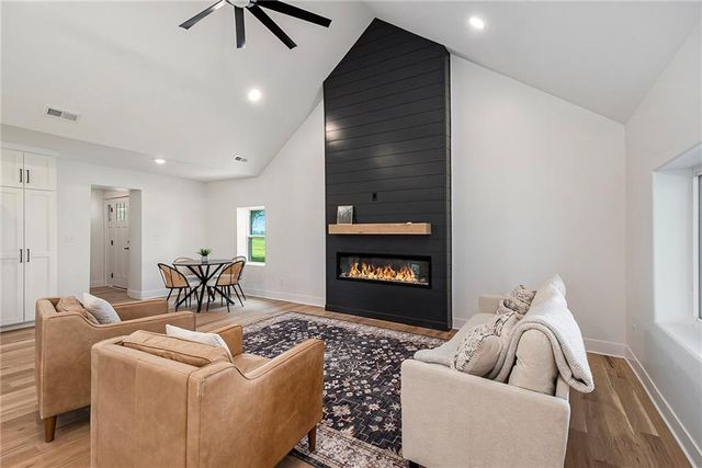 52 SE 208th Street, Holt, MO 64048