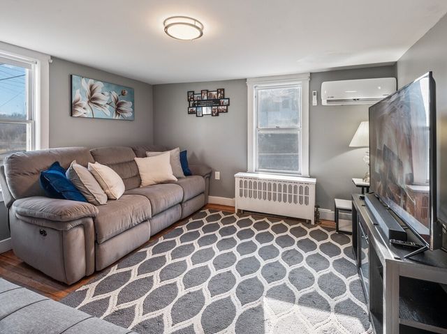 229 Sterling St, Clinton, MA 01510