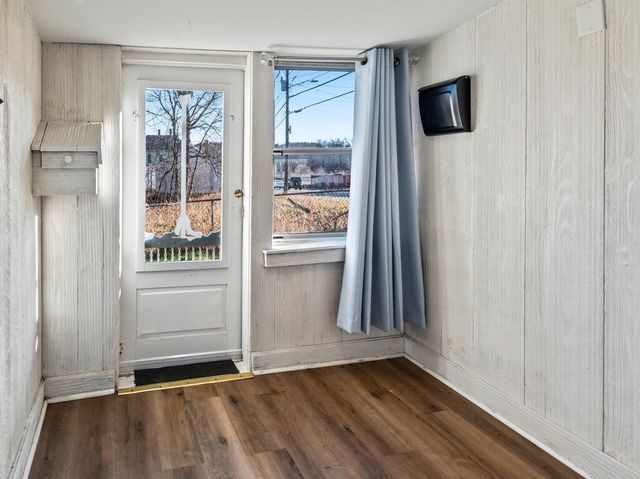 229 Sterling St, Clinton, MA 01510