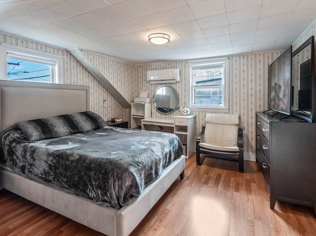 229 Sterling St, Clinton, MA 01510