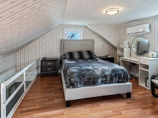 229 Sterling St, Clinton, MA 01510