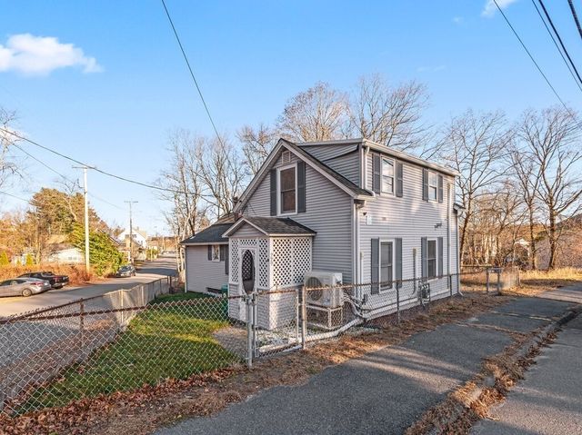 229 Sterling St, Clinton, MA 01510