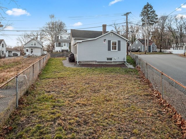 229 Sterling St, Clinton, MA 01510
