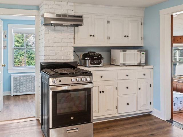 229 Sterling St, Clinton, MA 01510