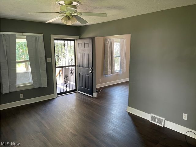 1254 Wilbur Avenue, Akron, OH 44301