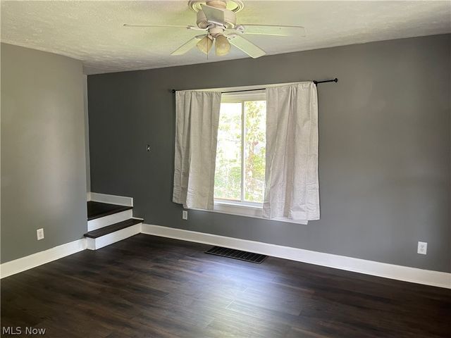 1254 Wilbur Avenue, Akron, OH 44301