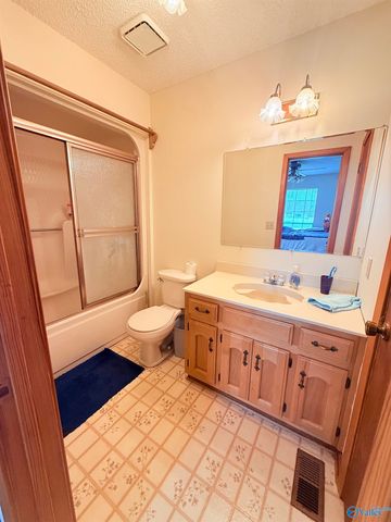2143 Union Grove Road, Guntersville, AL 35976