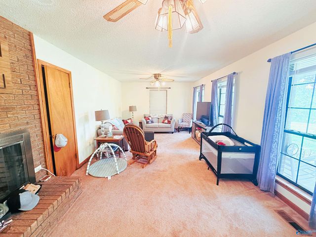 2143 Union Grove Road, Guntersville, AL 35976