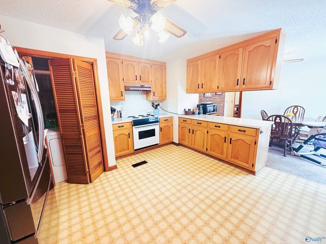 2143 Union Grove Road, Guntersville, AL 35976