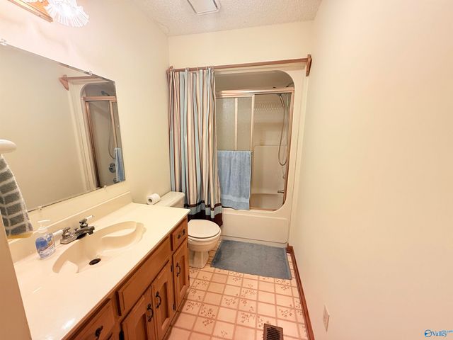 2143 Union Grove Road, Guntersville, AL 35976