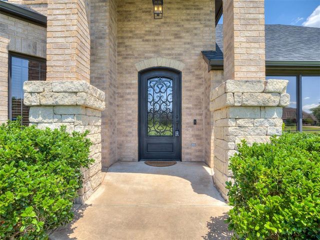 17400 Barrington Hills Lane, Edmond, OK 73012