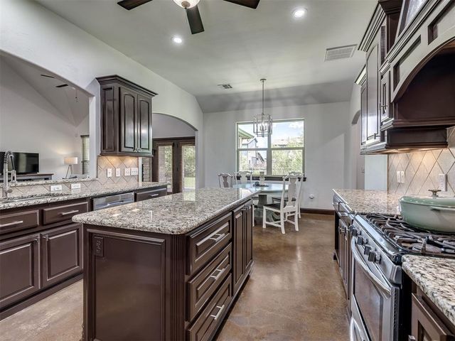 17400 Barrington Hills Lane, Edmond, OK 73012