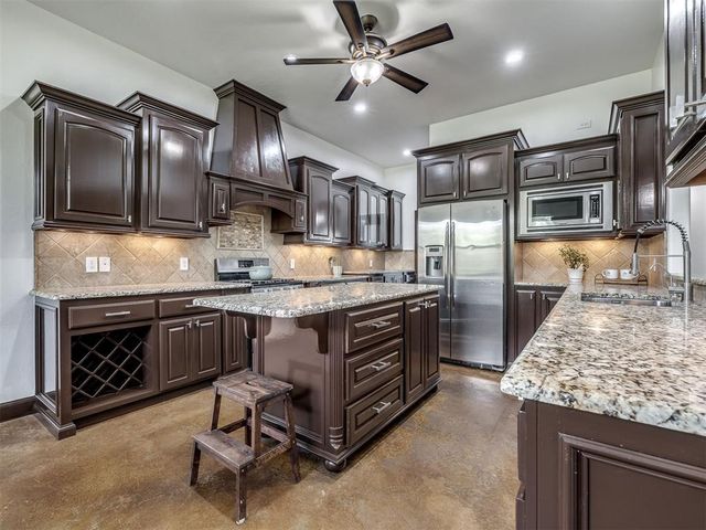 17400 Barrington Hills Lane, Edmond, OK 73012