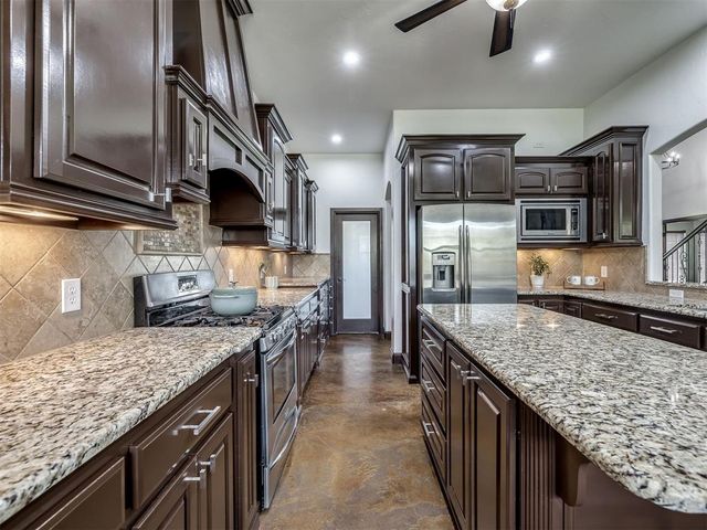 17400 Barrington Hills Lane, Edmond, OK 73012