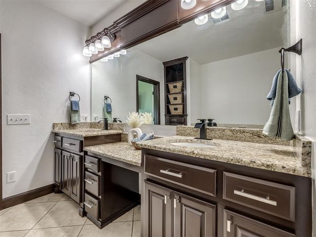 17400 Barrington Hills Lane, Edmond, OK 73012