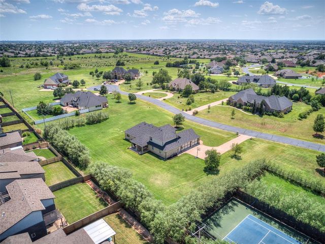 17400 Barrington Hills Lane, Edmond, OK 73012