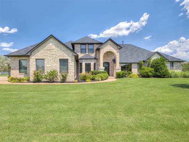 17400 Barrington Hills Lane, Edmond, OK 73012