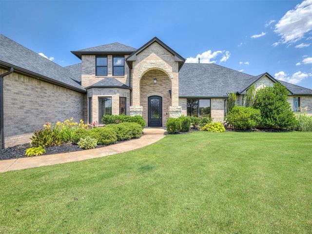 17400 Barrington Hills Lane, Edmond, OK 73012