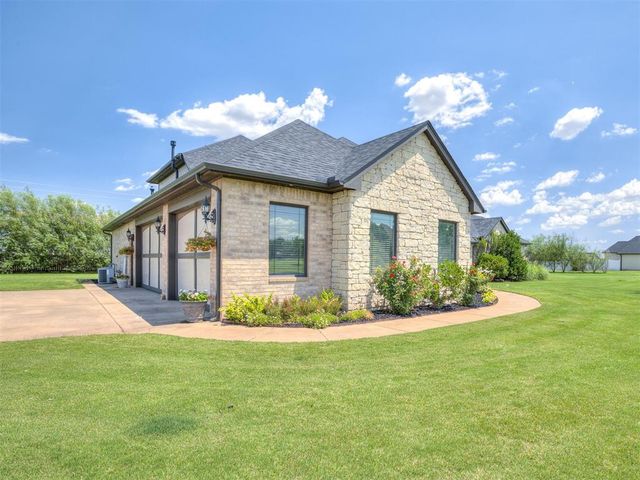 17400 Barrington Hills Lane, Edmond, OK 73012