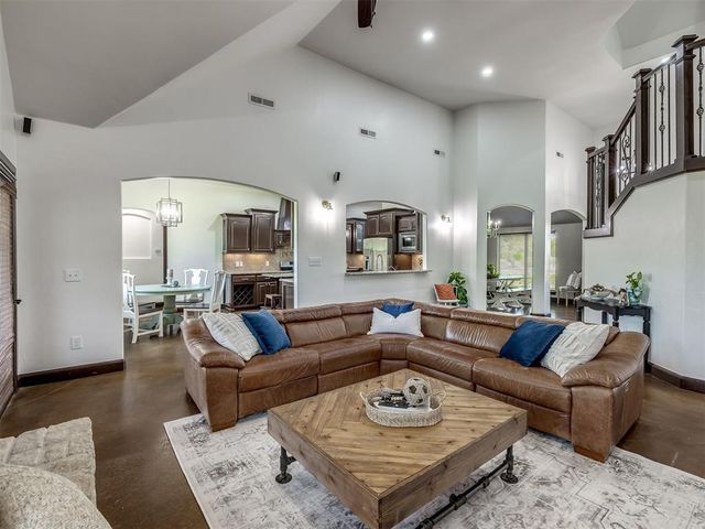 17400 Barrington Hills Lane, Edmond, OK 73012