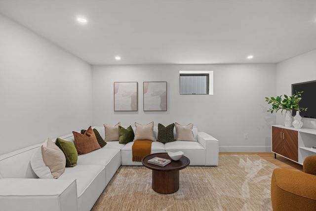 29 Dartmouth St 29, Arlington, MA 02474