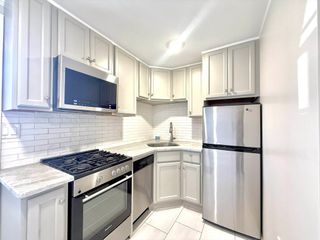 284 Montvale Ave 1L, Woburn, MA 01801