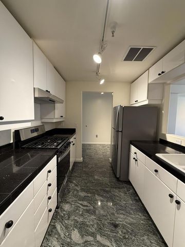 200 Sheridan Avenue 208, Palo Alto, CA 94306