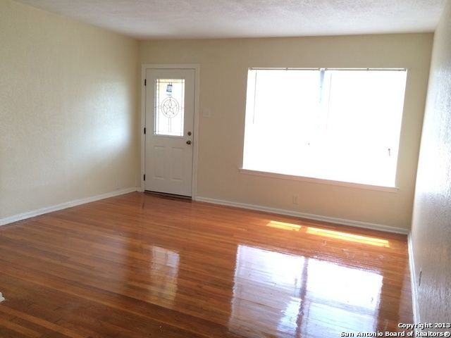 2139 BABS DR, San Antonio, TX 78213