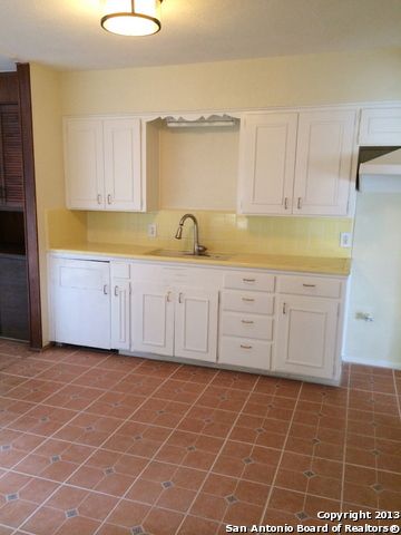 2139 BABS DR, San Antonio, TX 78213