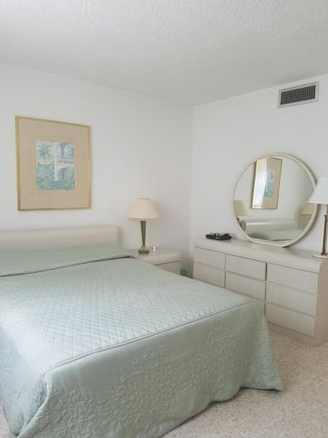 2565 S Ocean Boulevard 2230, Palm Beach, FL 33480