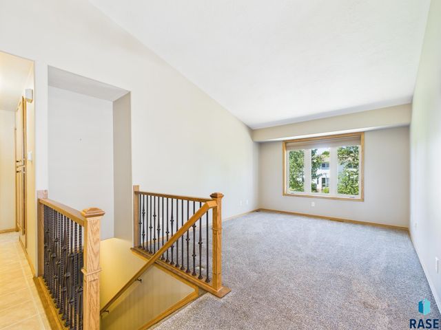 917 S Charlotte Ave, Sioux Falls, SD 57103