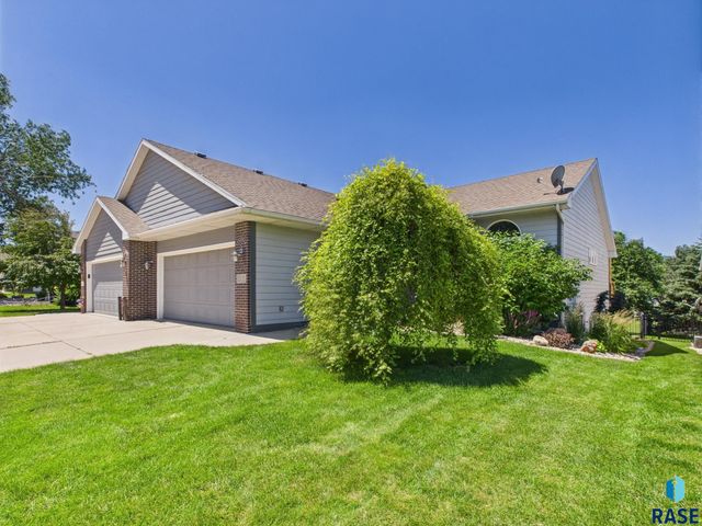 917 S Charlotte Ave, Sioux Falls, SD 57103