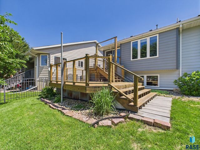 917 S Charlotte Ave, Sioux Falls, SD 57103