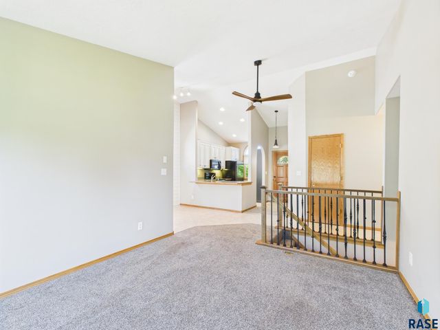 917 S Charlotte Ave, Sioux Falls, SD 57103
