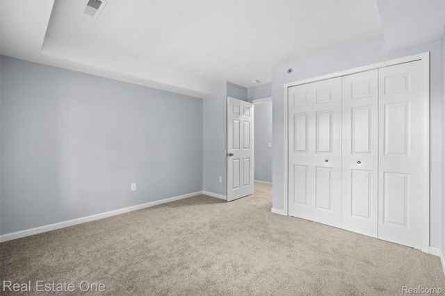 14203 Pinehurst Lane, Grand Blanc, MI 48439