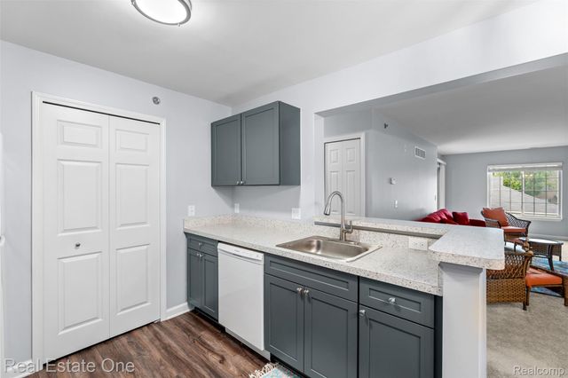 14203 Pinehurst Lane, Grand Blanc, MI 48439