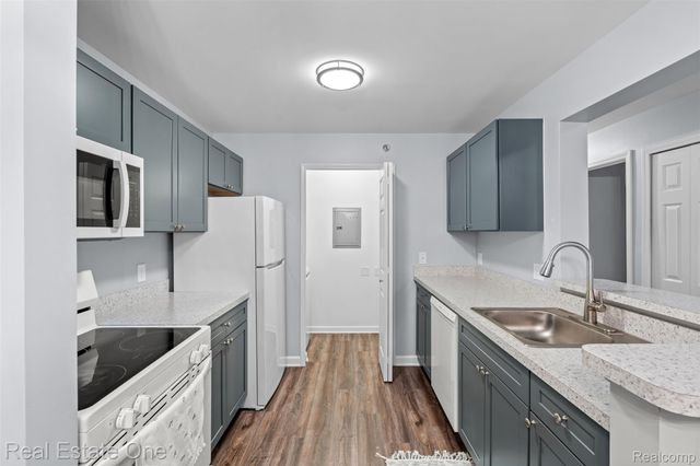 14203 Pinehurst Lane, Grand Blanc, MI 48439