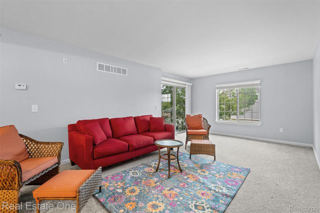 14203 Pinehurst Lane, Grand Blanc, MI 48439