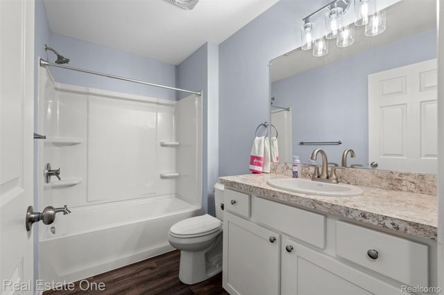 14203 Pinehurst Lane, Grand Blanc, MI 48439