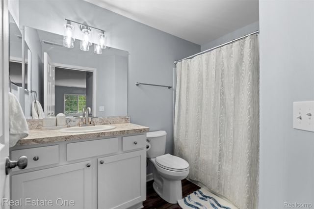 14203 Pinehurst Lane, Grand Blanc, MI 48439