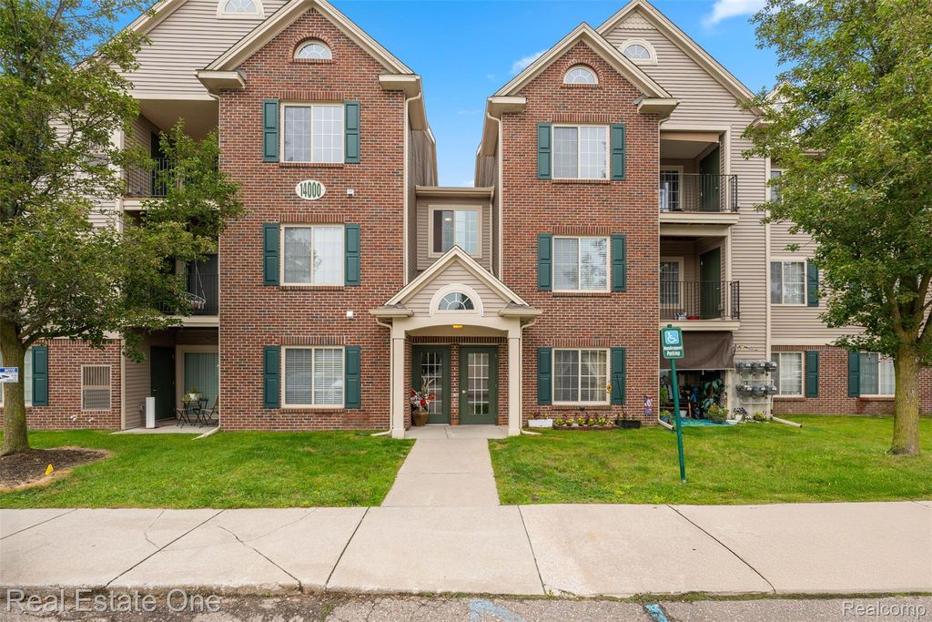 14203 Pinehurst Lane, Grand Blanc, MI 48439